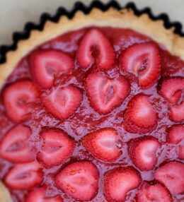 Delicious Strawberry Rhubarb Tart